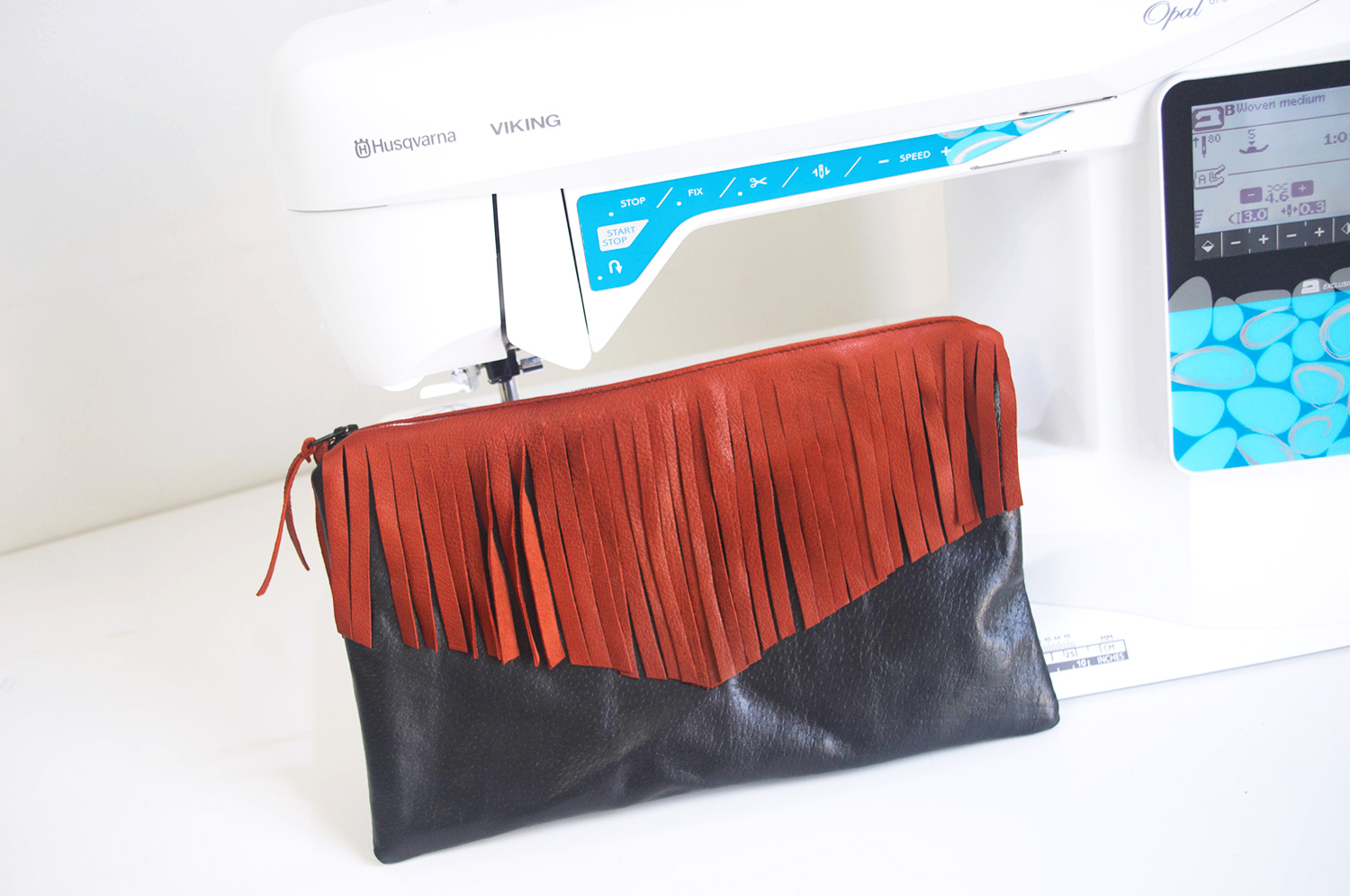 diy-husqvarna-viking-pochette-cuir