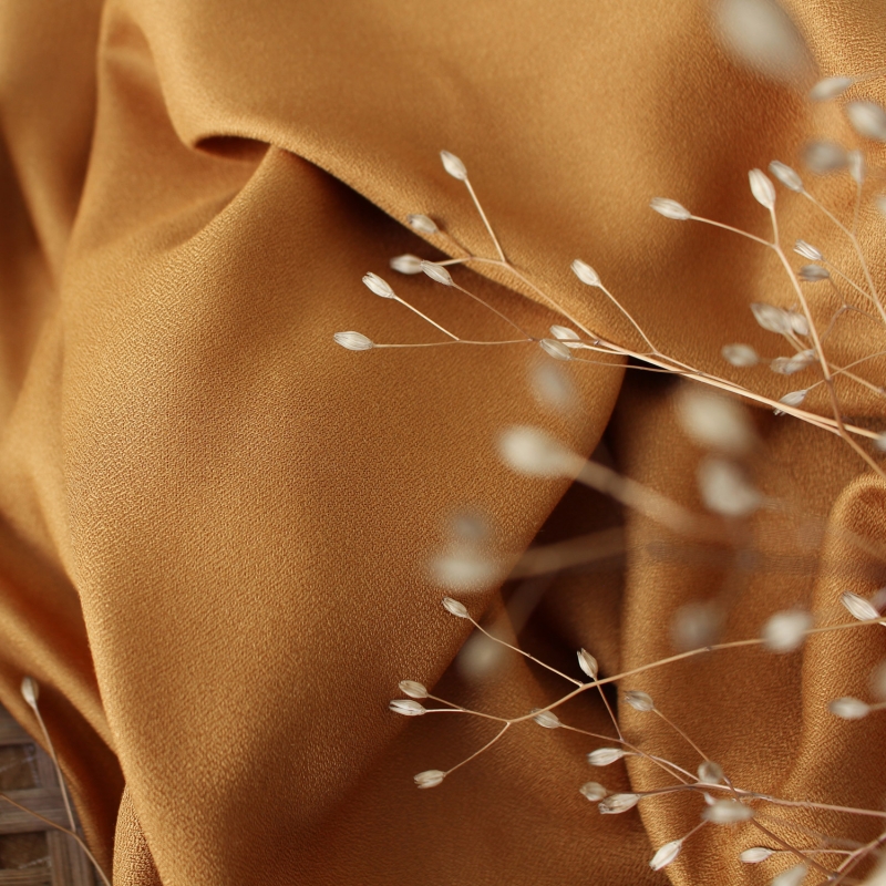 tissu-crepe-ochre